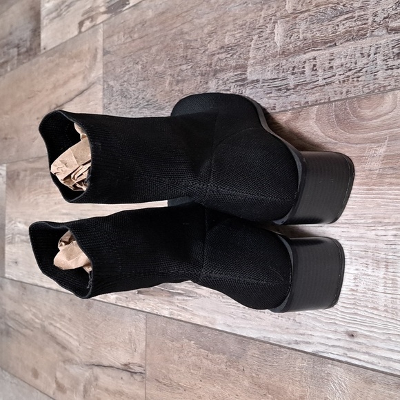 ASOS DESIGN Heeled Chelsea Boot In Ribbed Black Knit Size 8 - Picture 9 of 10